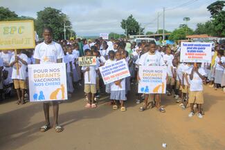 Marche antirabique a Bouna